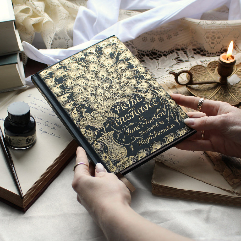 WellReadCo_PRIDGRA5_held_7_460